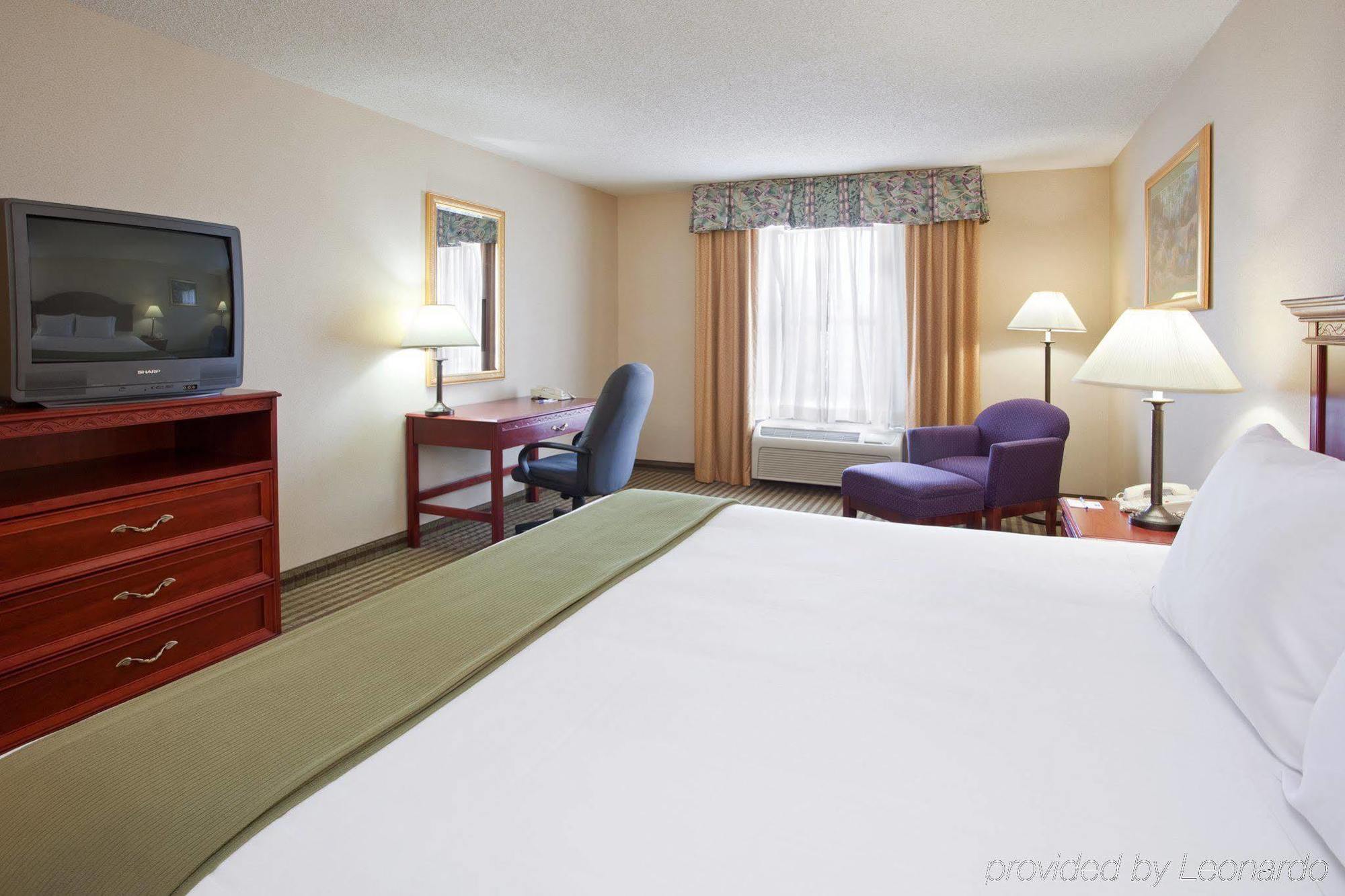 Holiday Inn Express Hotel & Suites Circleville By Ihg Экстерьер фото